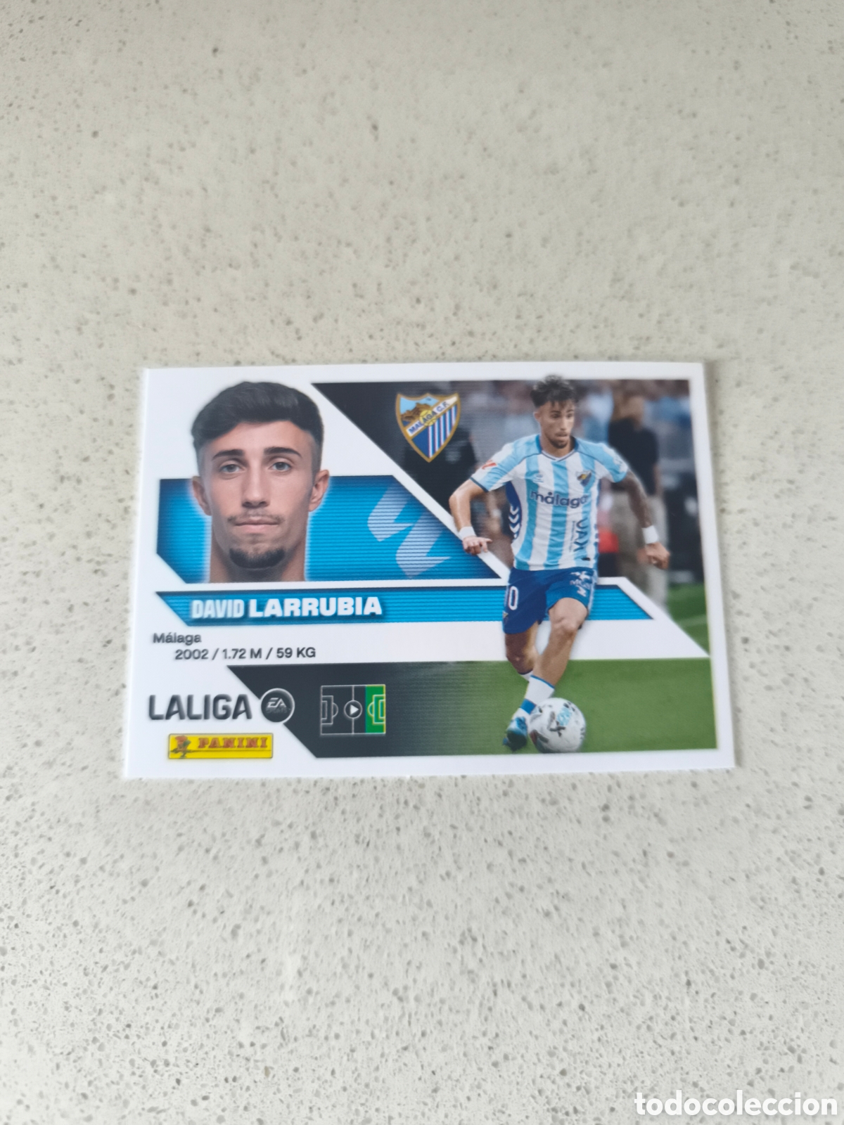 Cromos de f&uacute;tbol: CROMO N&Uacute;MERO 16 LARRUBIA MALAGA. LIGA ESTE 26/27. PANINI.