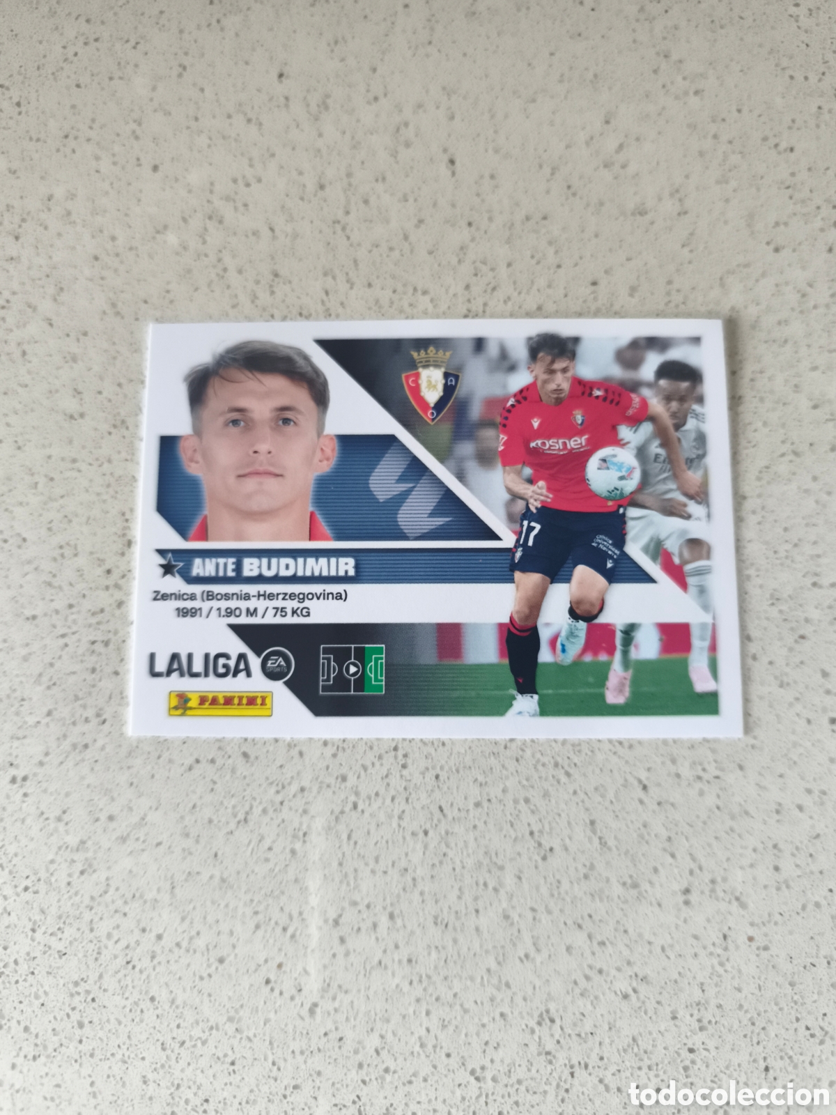 Cromos de f&uacute;tbol: CROMO N&Uacute;MERO 20 BUDIMIR OSASUNA. LIGA ESTE 26/27. PANINI.