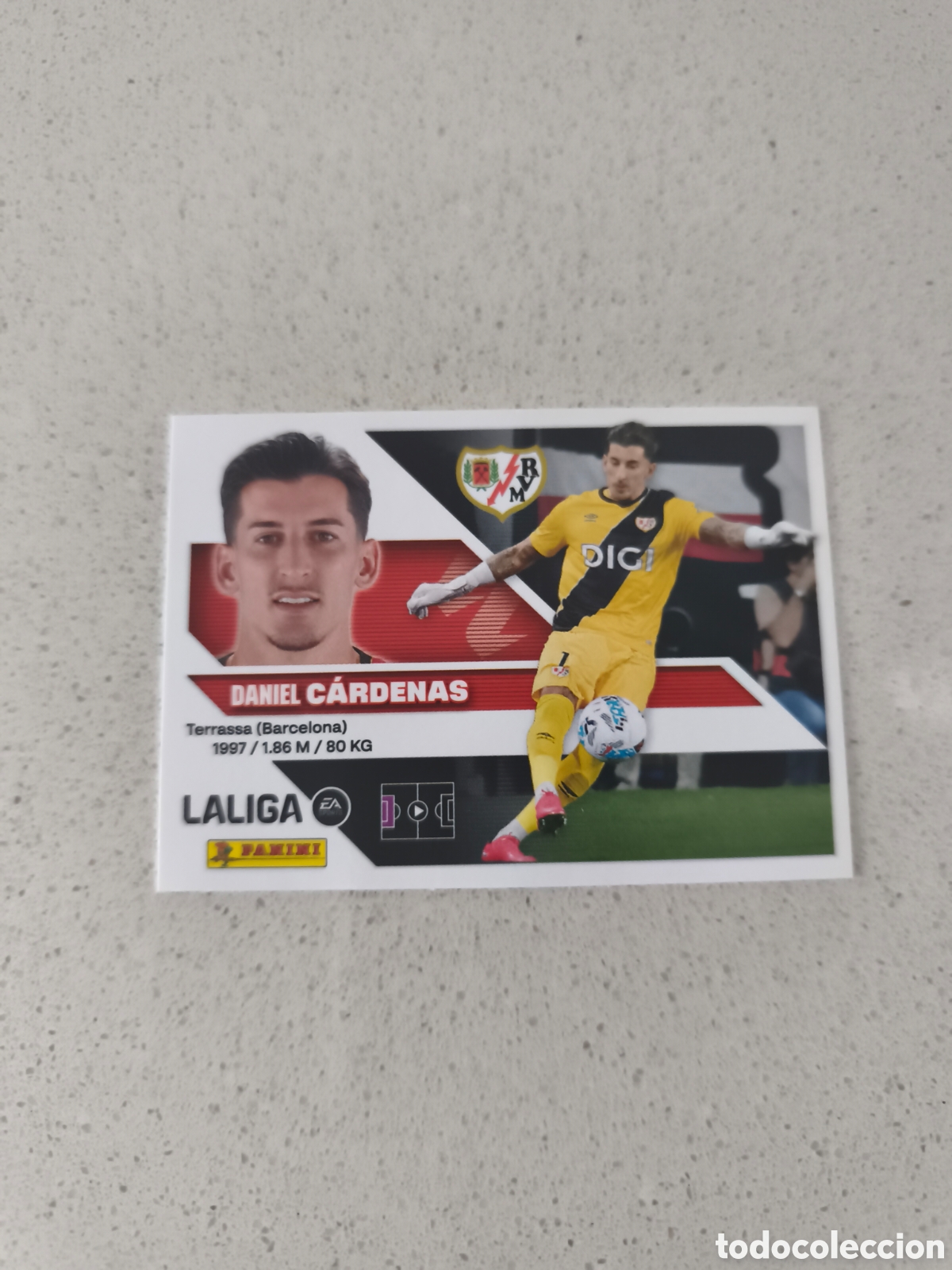 Cromos de f&uacute;tbol: CROMO N&Uacute;MERO 4 CARDENAS RAYO VALLECANO. LIGA ESTE 26/27. PANINI.