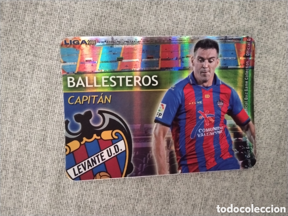 Fu&szlig;ball-Sticker: MUNDICROMO QUIZ GAME LIGA 2013 - METALCARD CAPITAN BALLESTEROS - LEVANTE UD ( FONDO RAYAS VERTICAL )