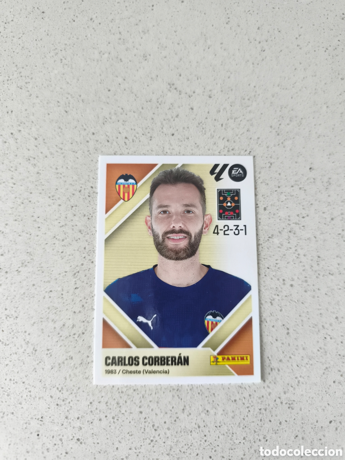 Cartes &agrave; collectionner de Football: CROMO NUMERO 2 CARLOS CORBER&Aacute;N VALENCIA. LIGA ESTE 26/27. PANINI.