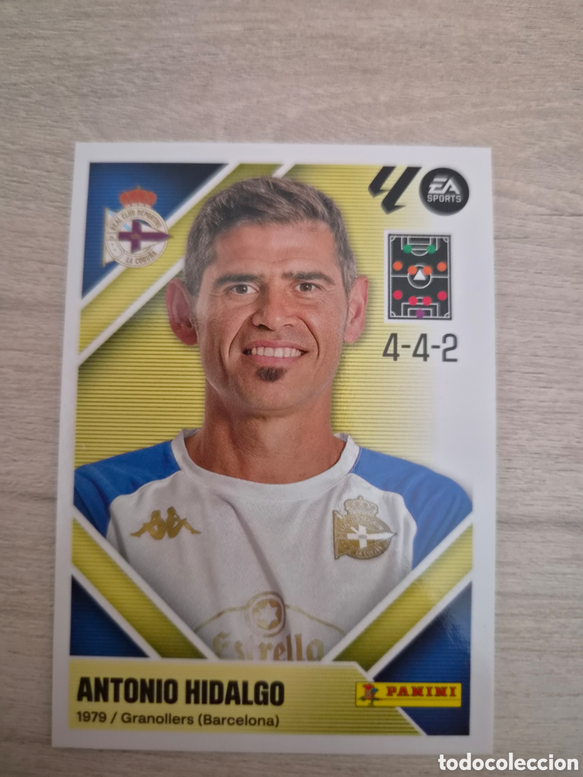 Football Stickers: N&deg;2 Deportivo La Coru&ntilde;a Antonio Hidalgo Liga Este 26/27