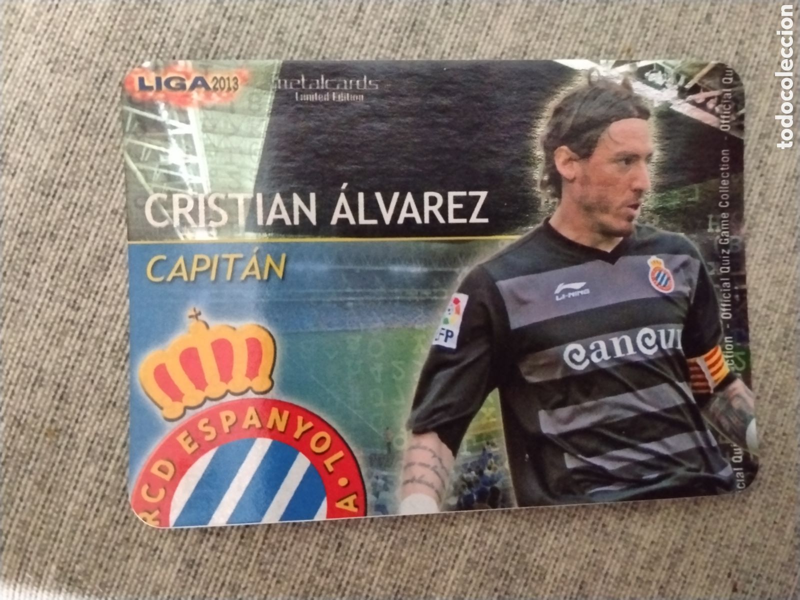 Football Stickers: MUNDICROMO QUIZ GAME LIGA 2013 - METALCARD CAPITAN CRISTIAN ALVAREZ-RCD ESPA&Ntilde;OL. (FONDO LETRAS)