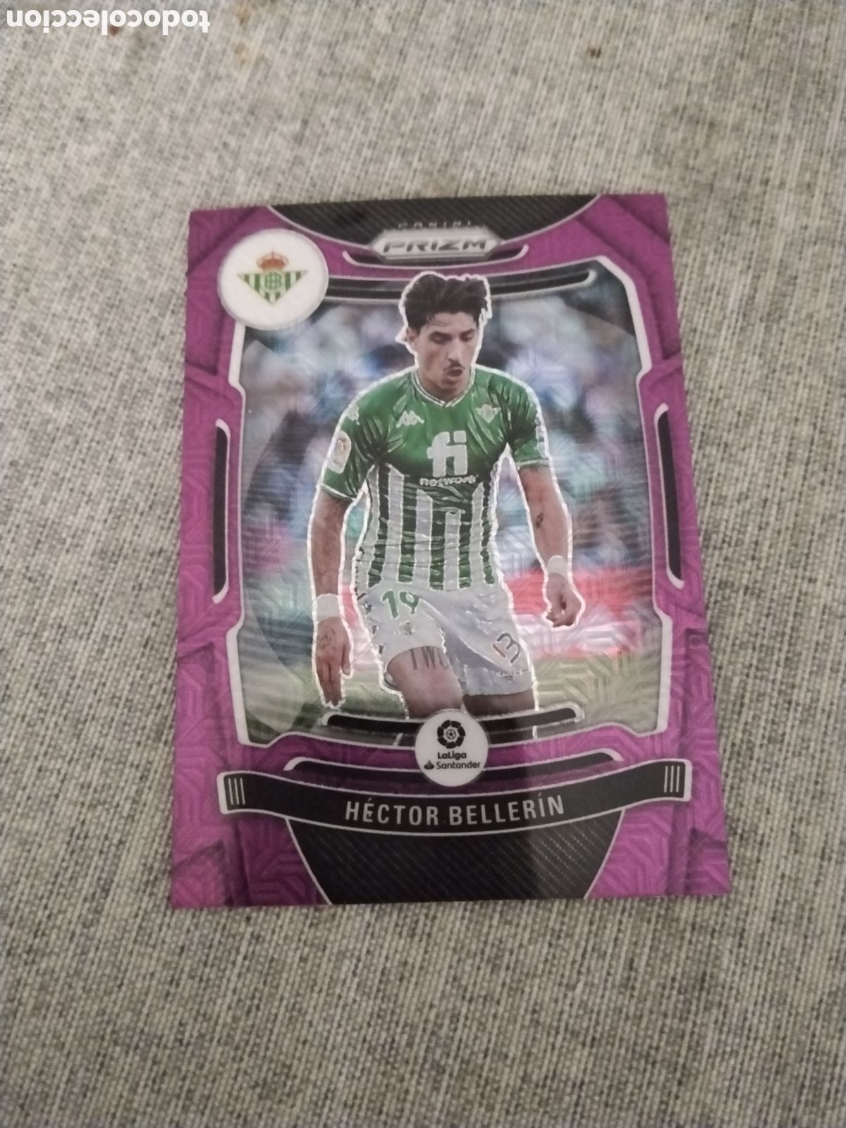 Fu&szlig;ball-Sticker: PANINI CHRONICLES 2021 22 - N&ordm; 216 HECTOR BELLER&Oacute;N- REAL BETIS ( PRIZM ) VIOLETA