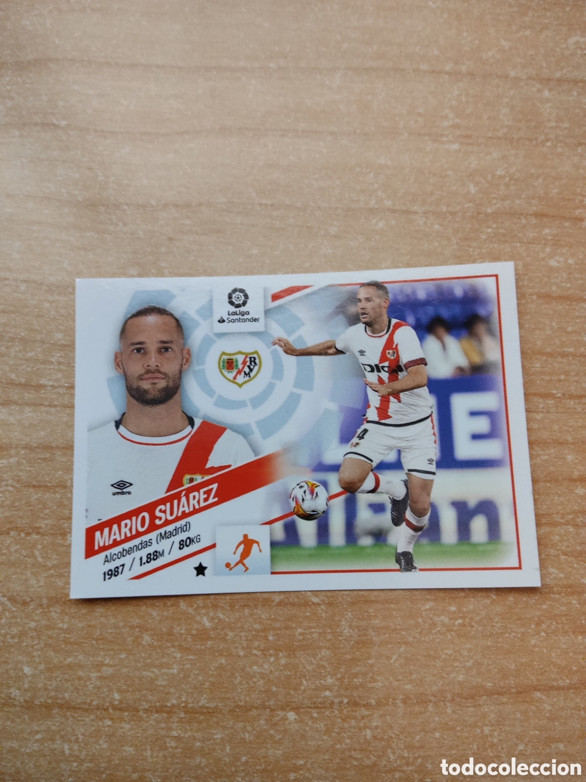 Cartes &agrave; collectionner de Football: 10 MARIO SUAREZ RAYO VALLECANO LIGA ESTE 2022 2023
