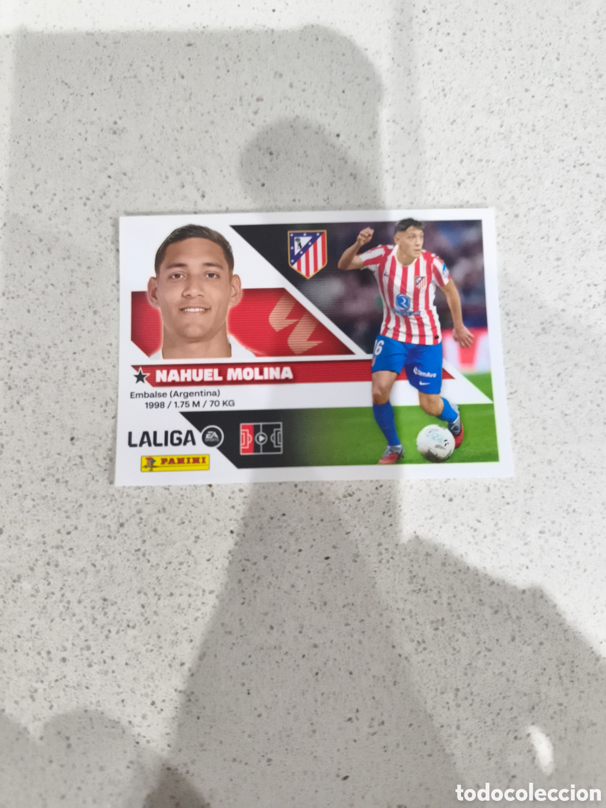 Cromos de f&uacute;tbol: CROMO N&Uacute;MERO 6 NAHUEL MOLINA ATL&Eacute;TICO DE MADRID. LIGA ESTE 26/27. PANINI.