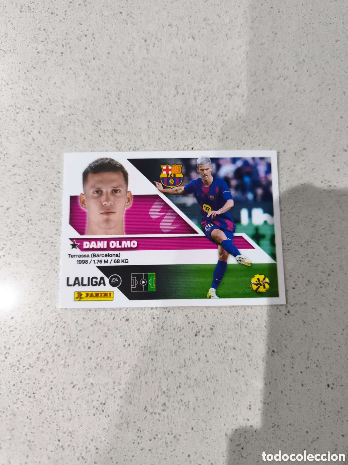 Fu&szlig;ball-Sticker: CROMO N&Uacute;MERO 17 DANI OLMO FC BARCELONA. LIGA ESTE 26/27. PANINI.
