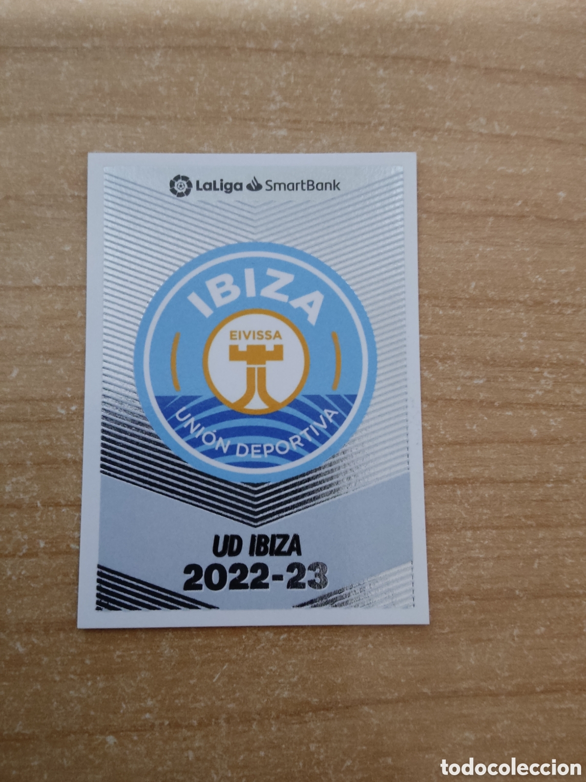 Cromos de f&uacute;tbol: 9 ESCUDO UD IBIZA LIGA ESTE 2022 2023