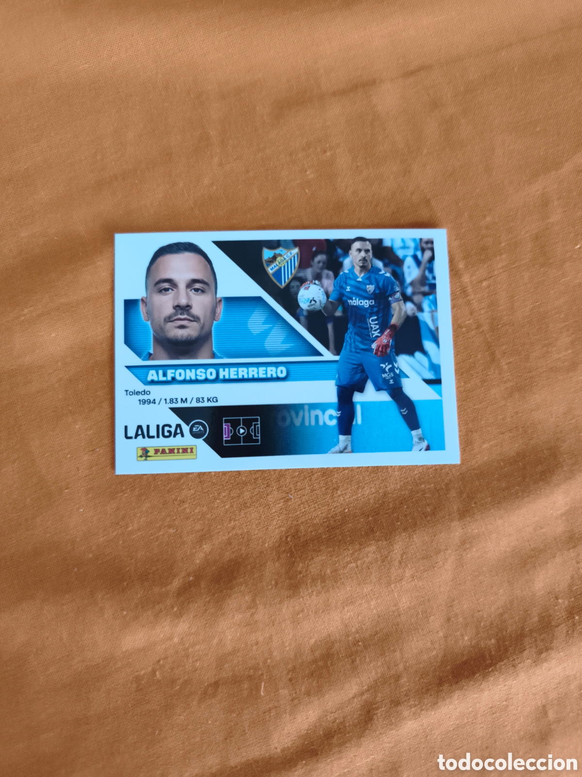 Cromos de f&uacute;tbol: CROMO N&Uacute;MERO 3 ALFONSO HERRERO M&Aacute;LAGA. LIGA ESTE 26/27. PANINI.