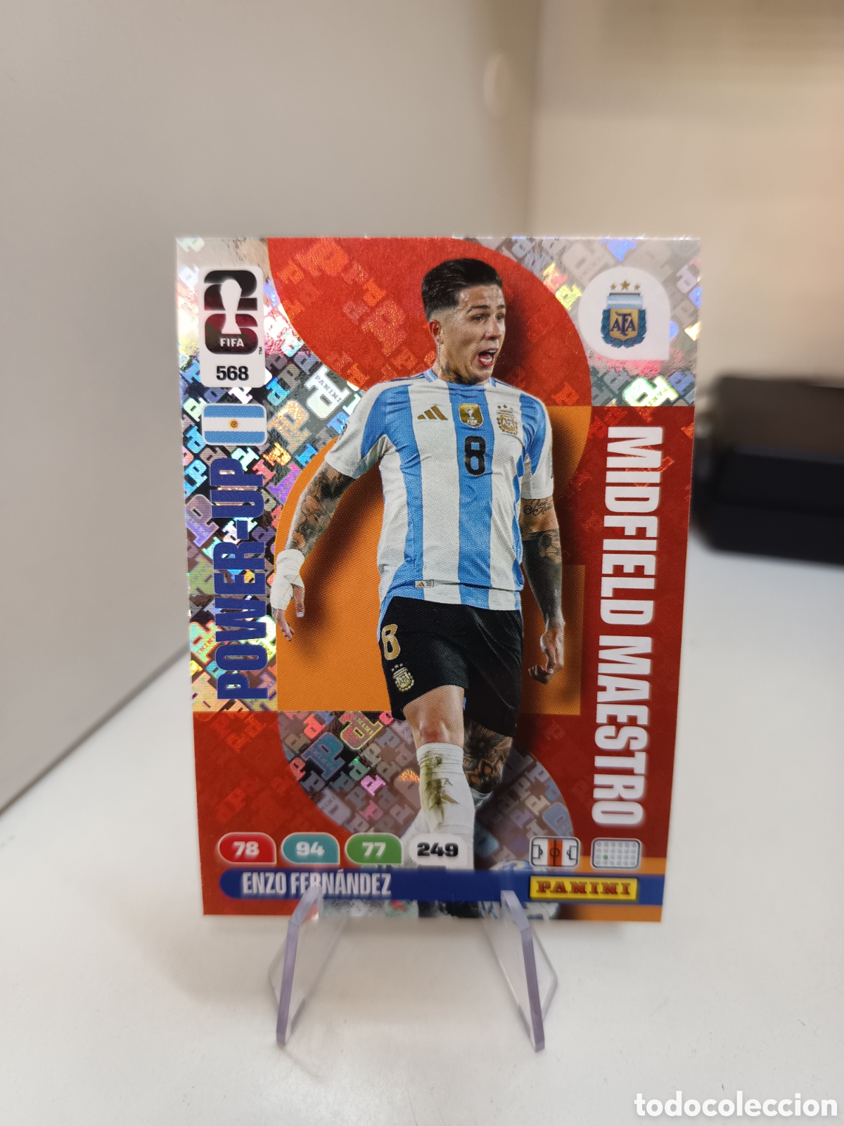 Figurine di Calcio: 568 ENZO FERNANDEZ ADRENALYN WORLD CUP 2026 MUNDIAL