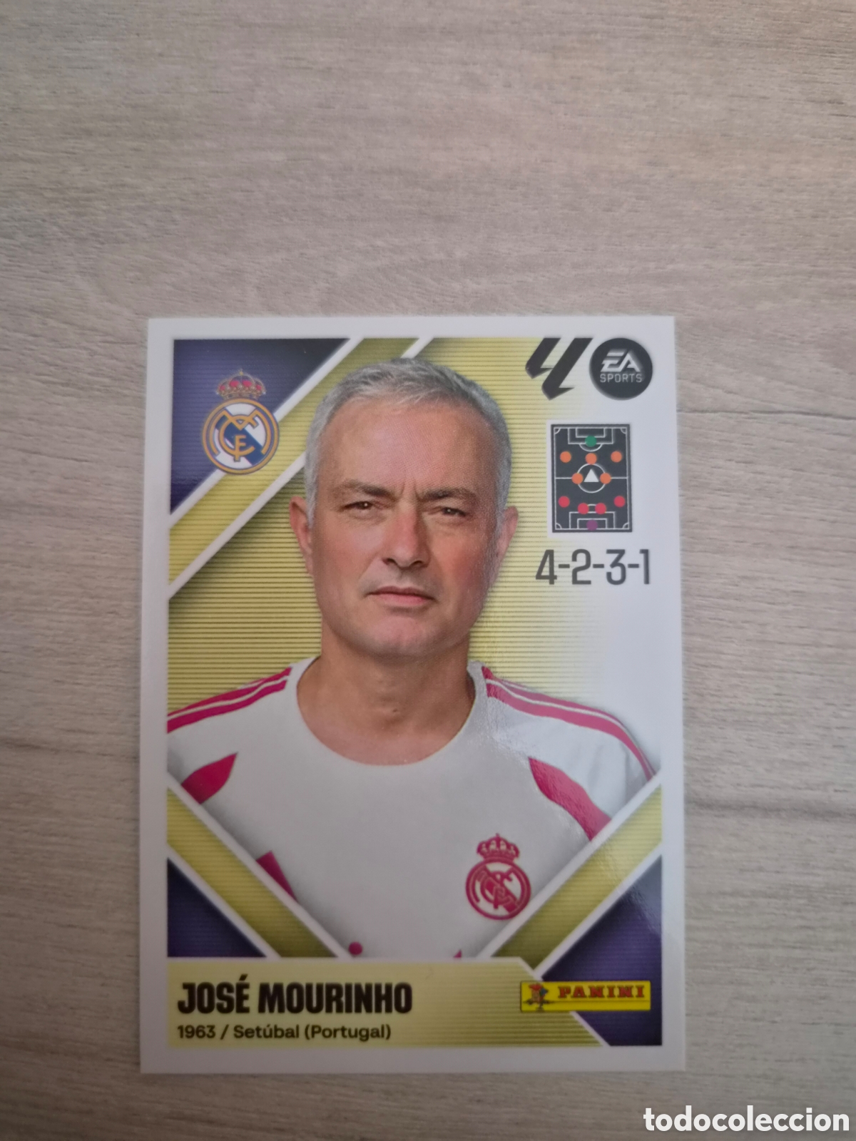 Cartes &agrave; collectionner de Football: N&deg;2 Real Madrid Jos&eacute; Mourinho Liga Este 26/27