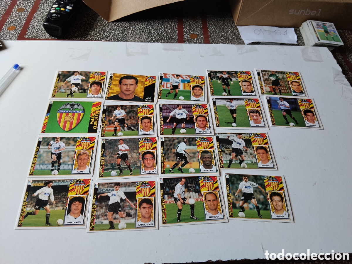 Cromos de f&uacute;tbol: 18 Cromos Valencia Club de F&uacute;tbol 1997-1998 Impecables