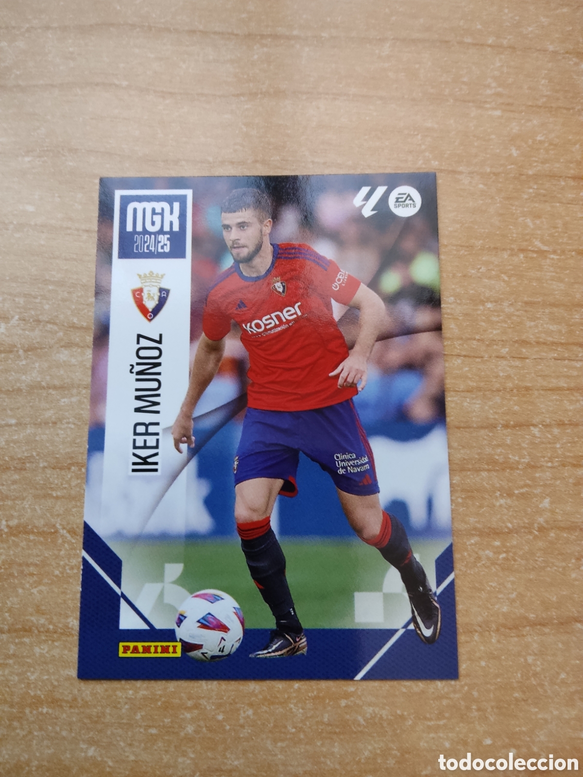 Fu&szlig;ball-Sticker: 265 IKER MU&Ntilde;OZ OSASUNA MEGACRACKS 2024 2025