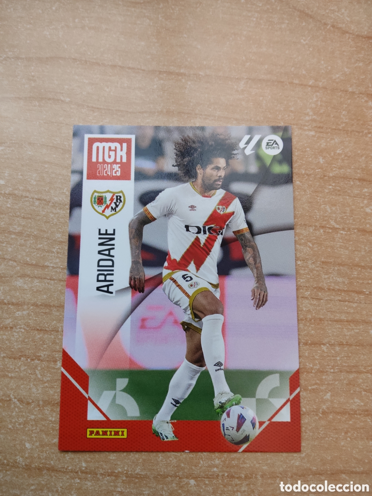 Fu&szlig;ball-Sticker: 277 ARIDANE RAYO VALLECANO MEGACRACKS 2024 2025