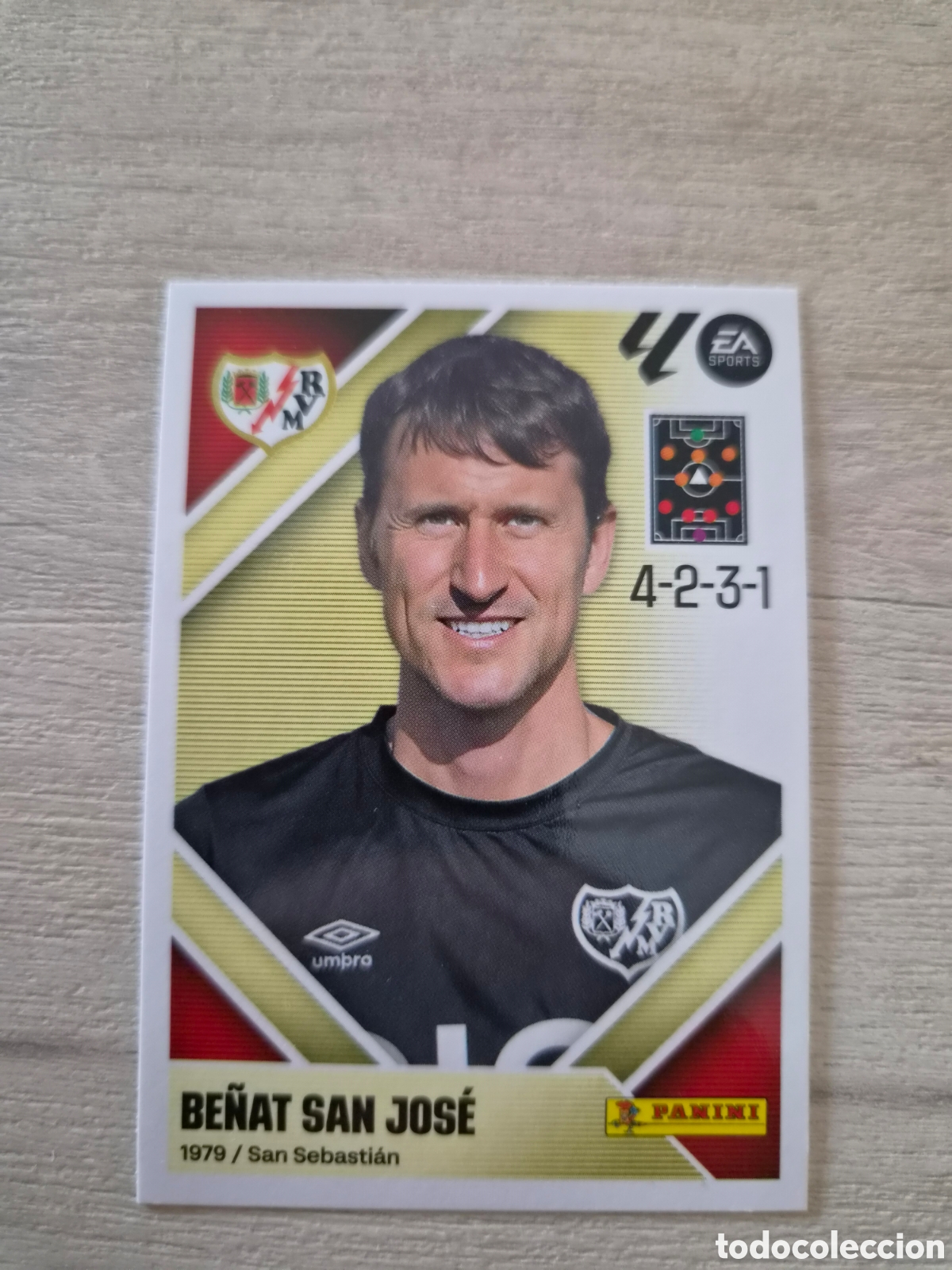 Cromos de f&uacute;tbol: N&deg;2 Rayo Vallecano Be&ntilde;at San Jos&eacute; Liga Este 26/27