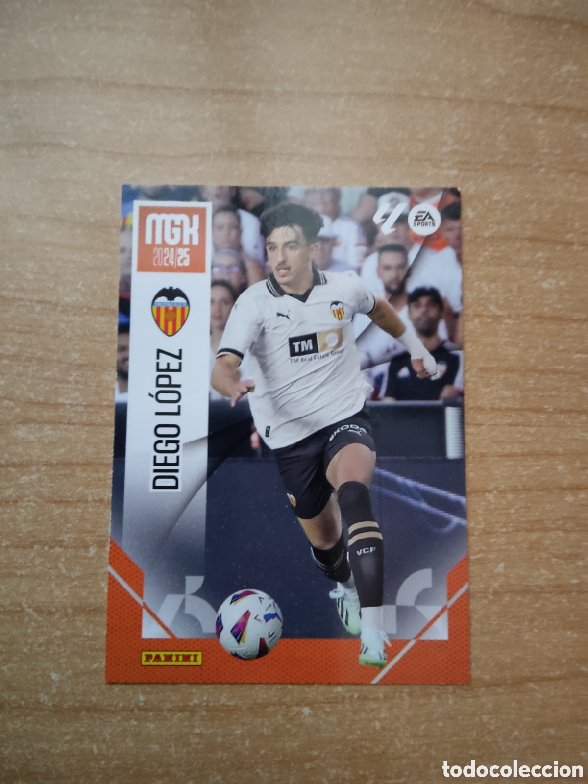 Cartes &agrave; collectionner de Football: 341 DIEGO LOPEZ VALENCIA MEGACRACKS 2024 2025