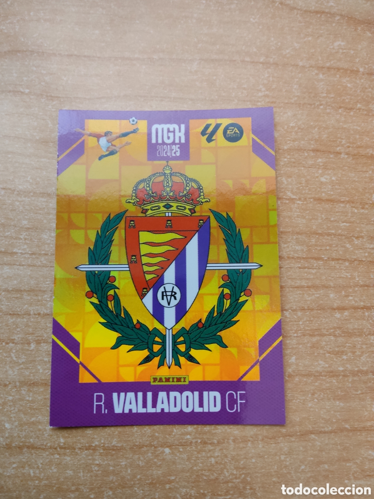Cartes &agrave; collectionner de Football: 343 ESCUDO VALLADOLID MEGACRACKS 2024 2025