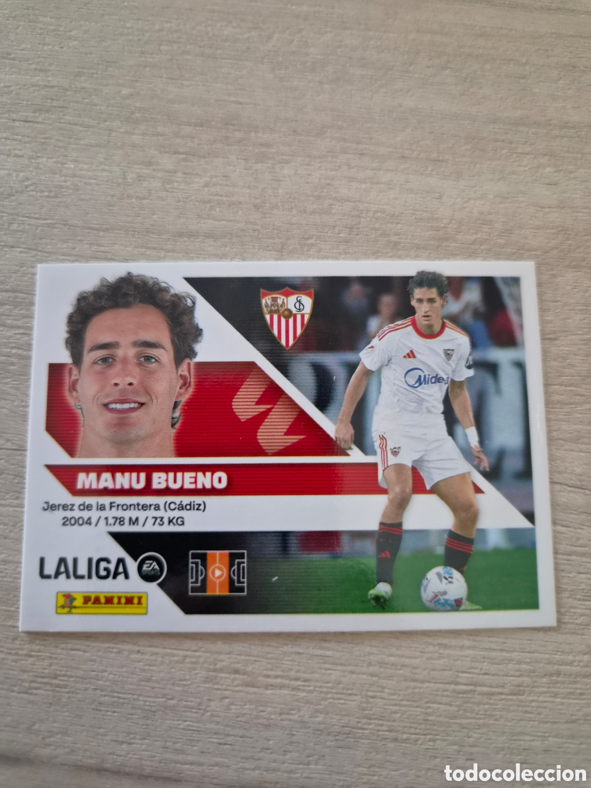 Football Stickers: N&deg;16 Sevilla Manu Bueno Liga Este 26/27
