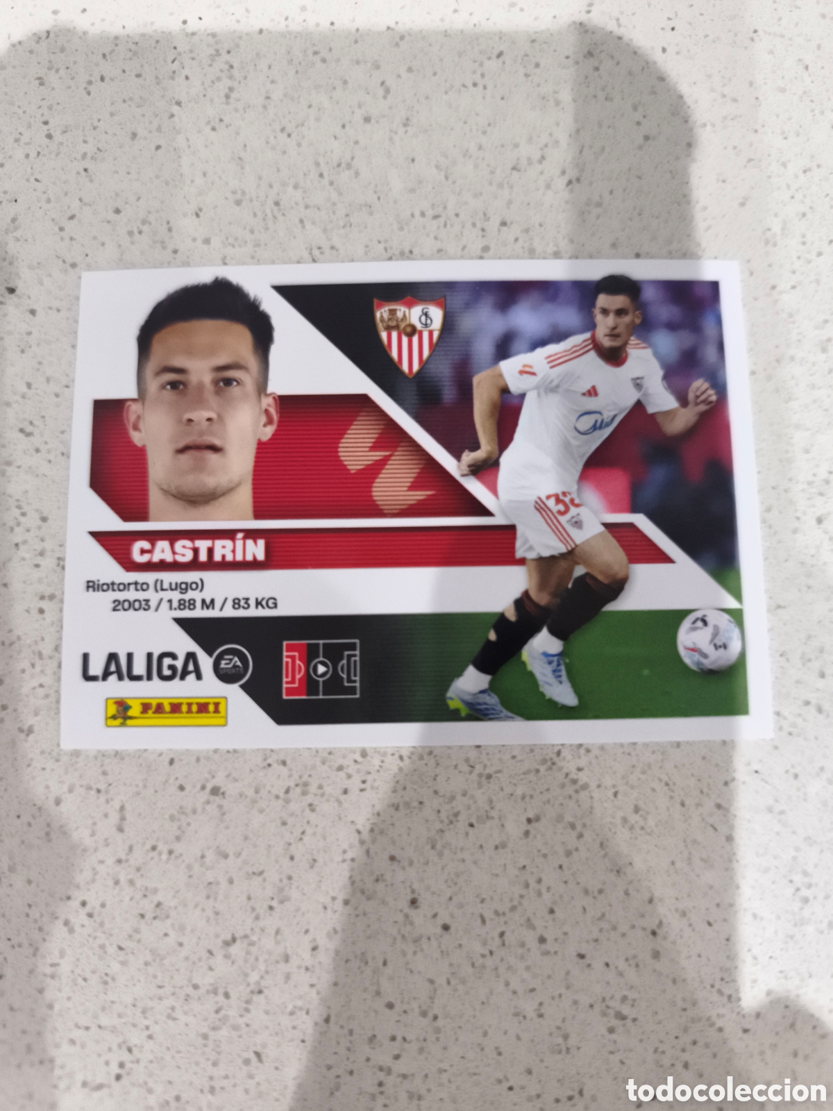 Cromos de f&uacute;tbol: CROMO N&Uacute;MERO 9A CASTR&Iacute;N SEVILLA. LIGA ESTE 26/27. PANINI.