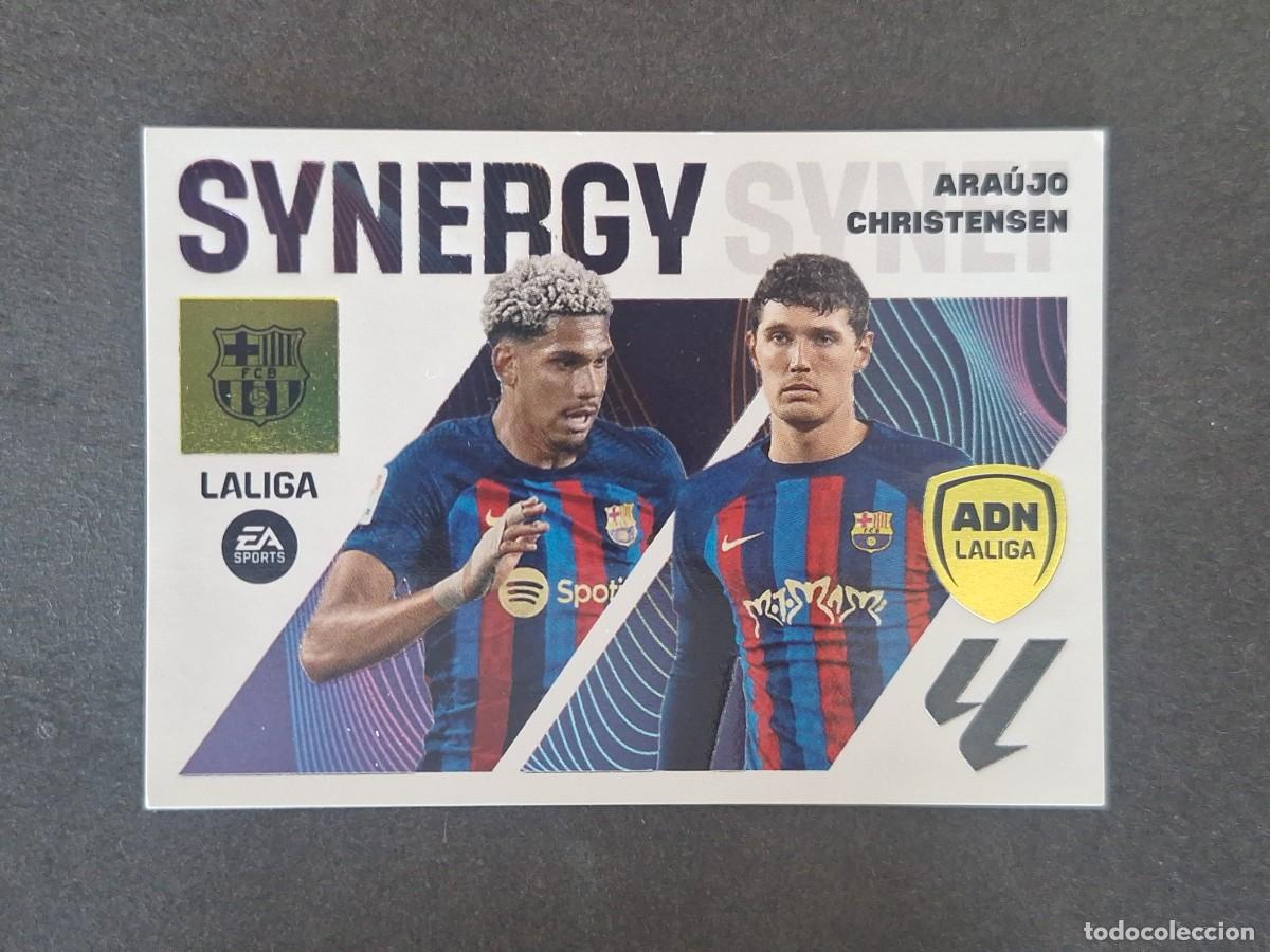 Cromos de f&uacute;tbol: L2 ARAUJO - CHRISTENSEN F. C. BARCELONA ADN SYNERGY LIGA ESTE 2023 2024 23 24 NUNCA PEGADO SIN PEGAR