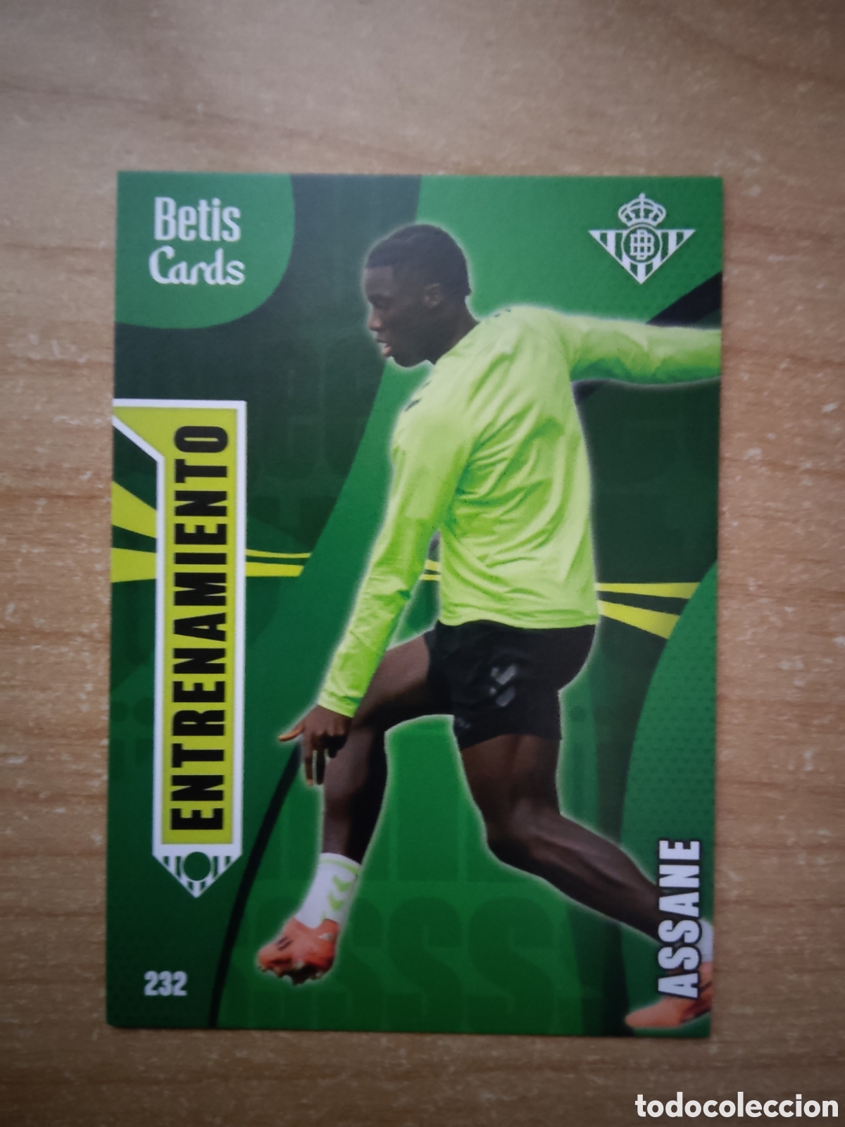 Cartes &agrave; collectionner de Football: 232 ASSANE ENTRENAMIENTO REAL BETIS HOLY CARDS 2024 2025