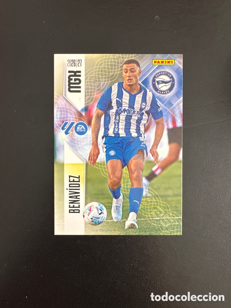 Football Stickers: BENAVIDEZ ALAV&Eacute;S NUMERO 27 MEGACRACKS 2026 2027
