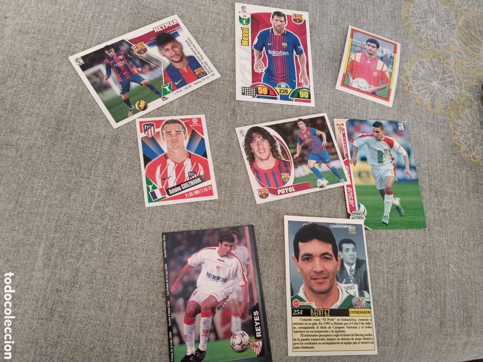 Fu&szlig;ball-Sticker: 8 CROMOS ESTRELLAS MUNDIALES CON MESSI - ADRENALYN