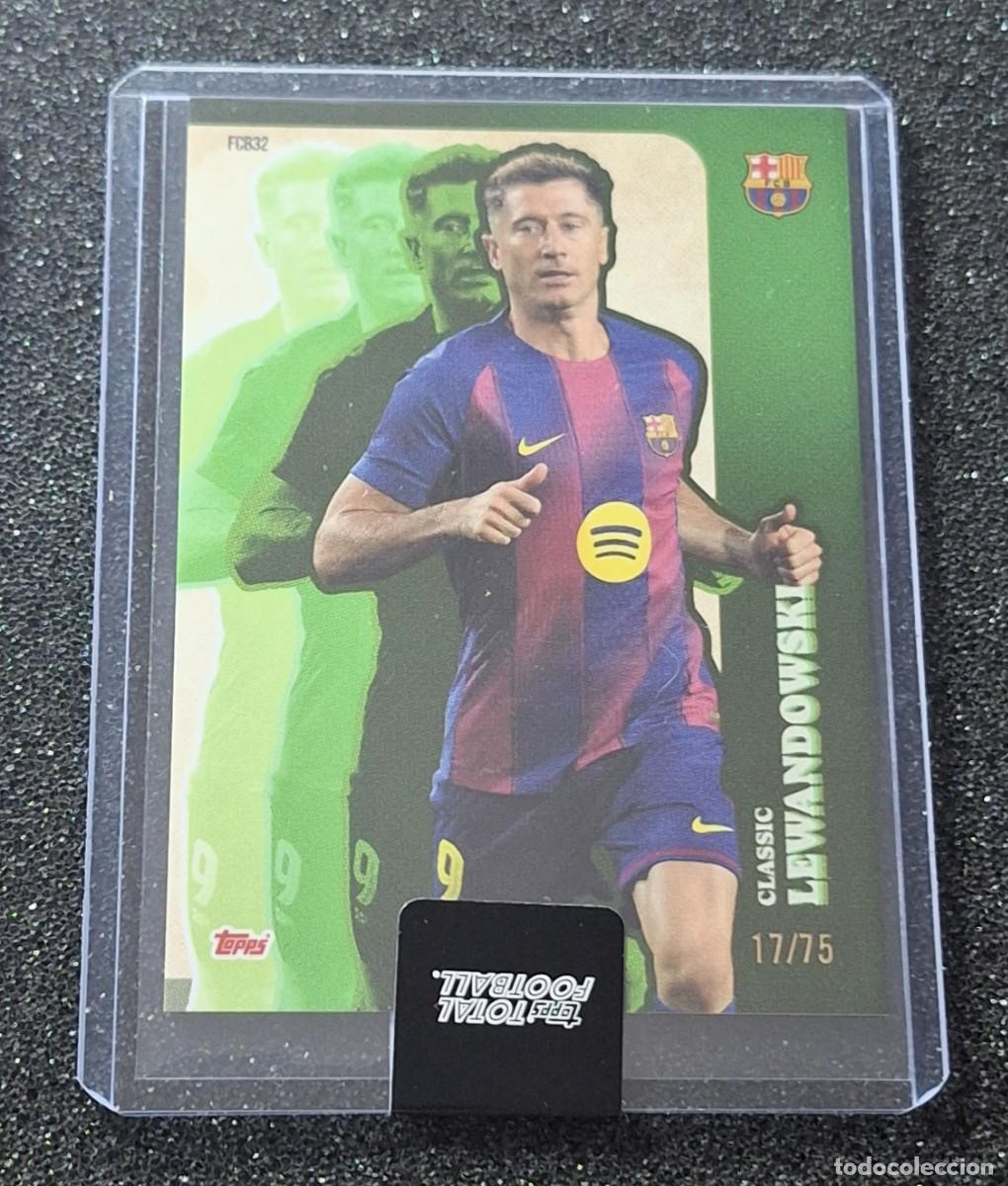 Cromos de Futebol: Robert Lewandowski Barcelona Topps Total Football Classic 17/75 Green
