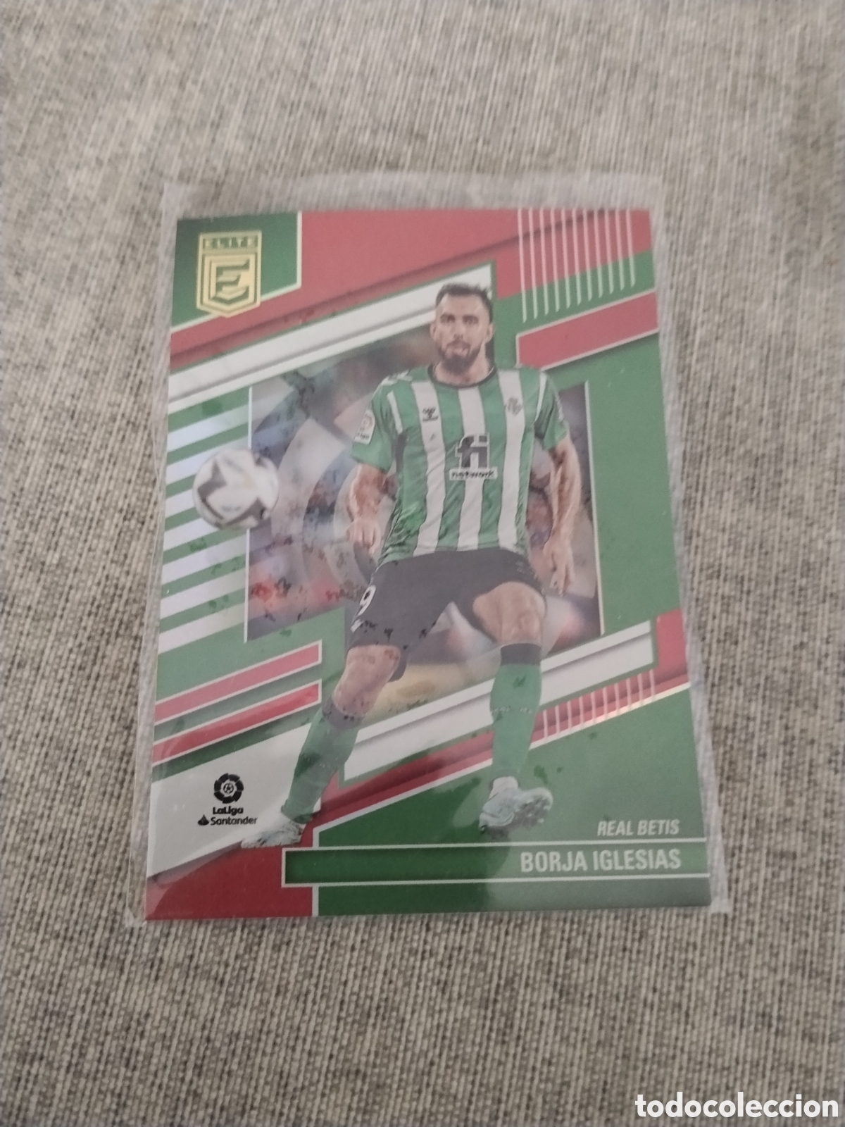 Cartes &agrave; collectionner de Football: PANINI DONRUSS 2022-23 N&ordm; 132 BORJA IGLESIAS - REAL BETIS B. PARALELO RED LISO