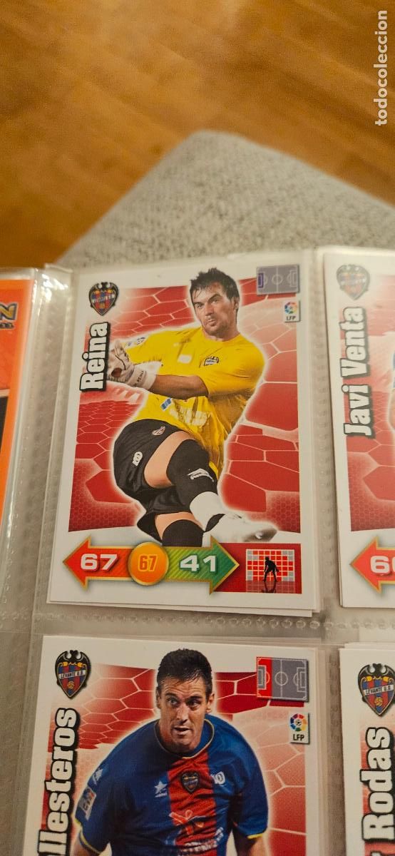 Fu&szlig;ball-Sticker: 145. Reina (Levante U.D.) adrenalyn 2010 2011 10 11 trading card