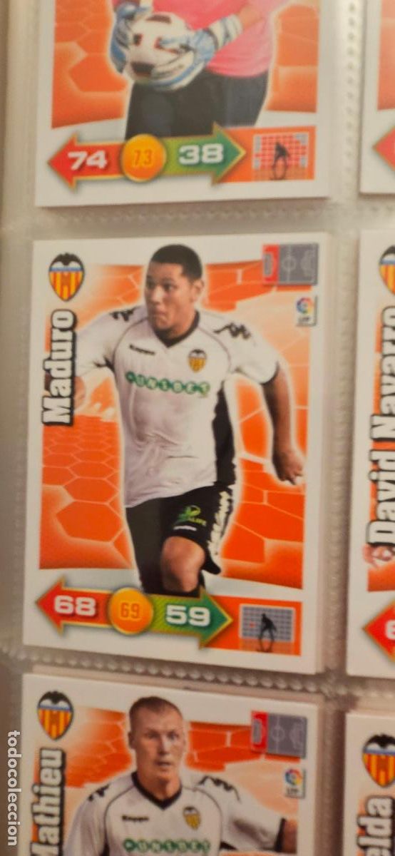 Football Stickers: 310. Maduro (Valencia C.F.) adrenalyn 2010 2011 10 11 trading card