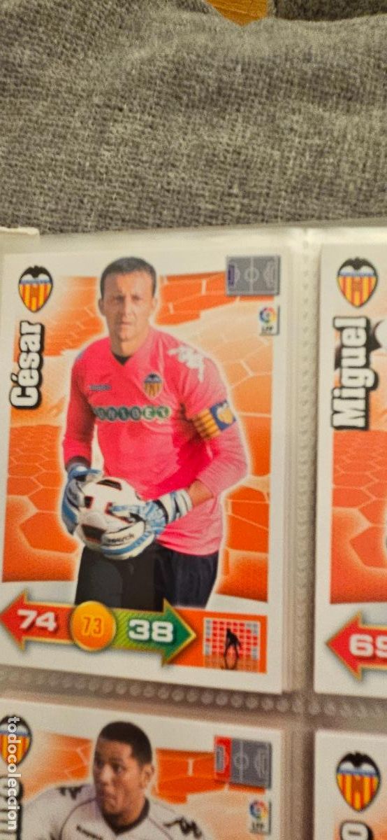 Football Stickers: 307. Cesar (Valencia C.F.) adrenalyn 2010 2011 10 11 trading card