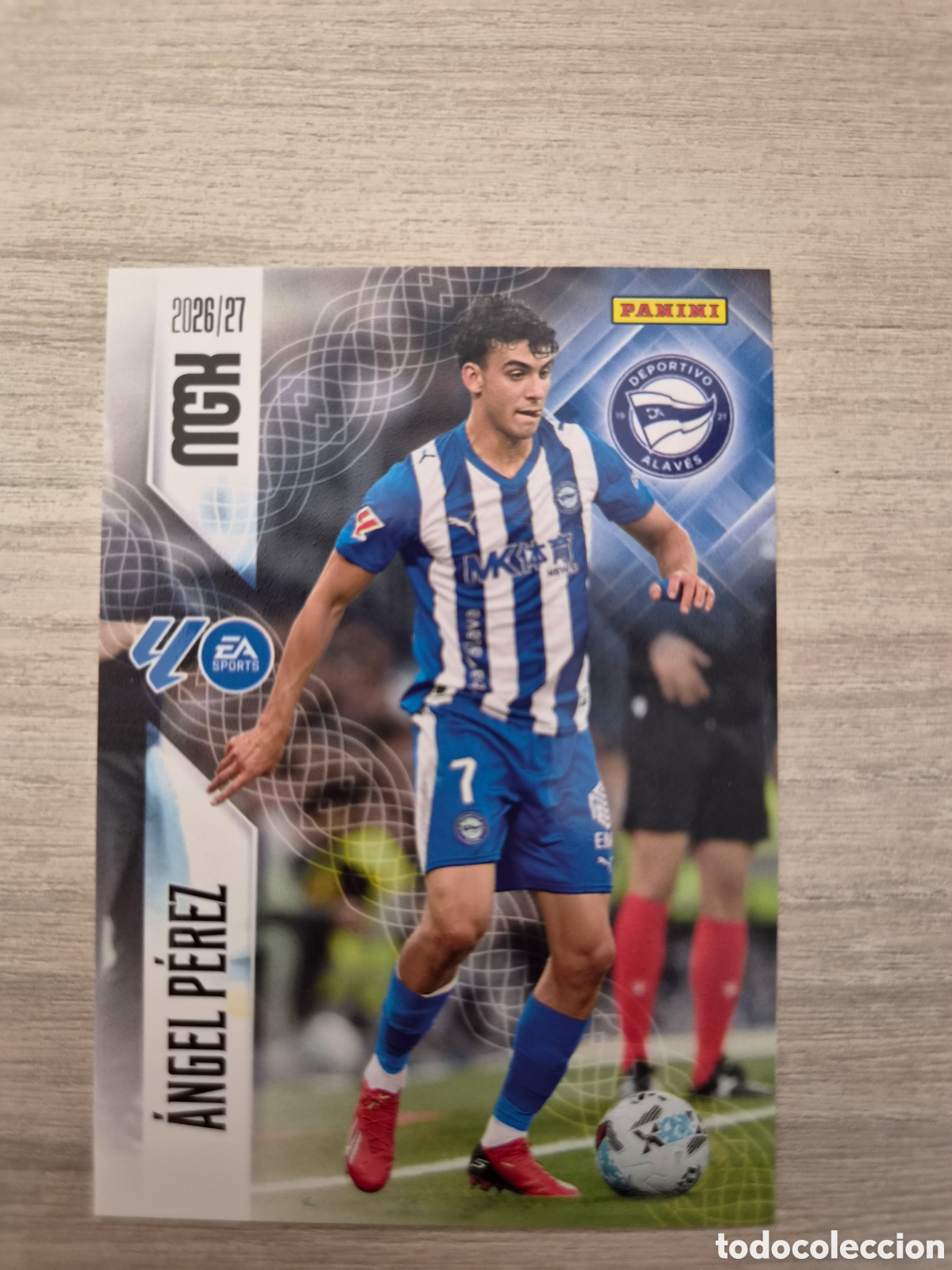 Cromos de f&uacute;tbol: N&deg;33 Alaves Angel P&eacute;rez Megacracks 26/27