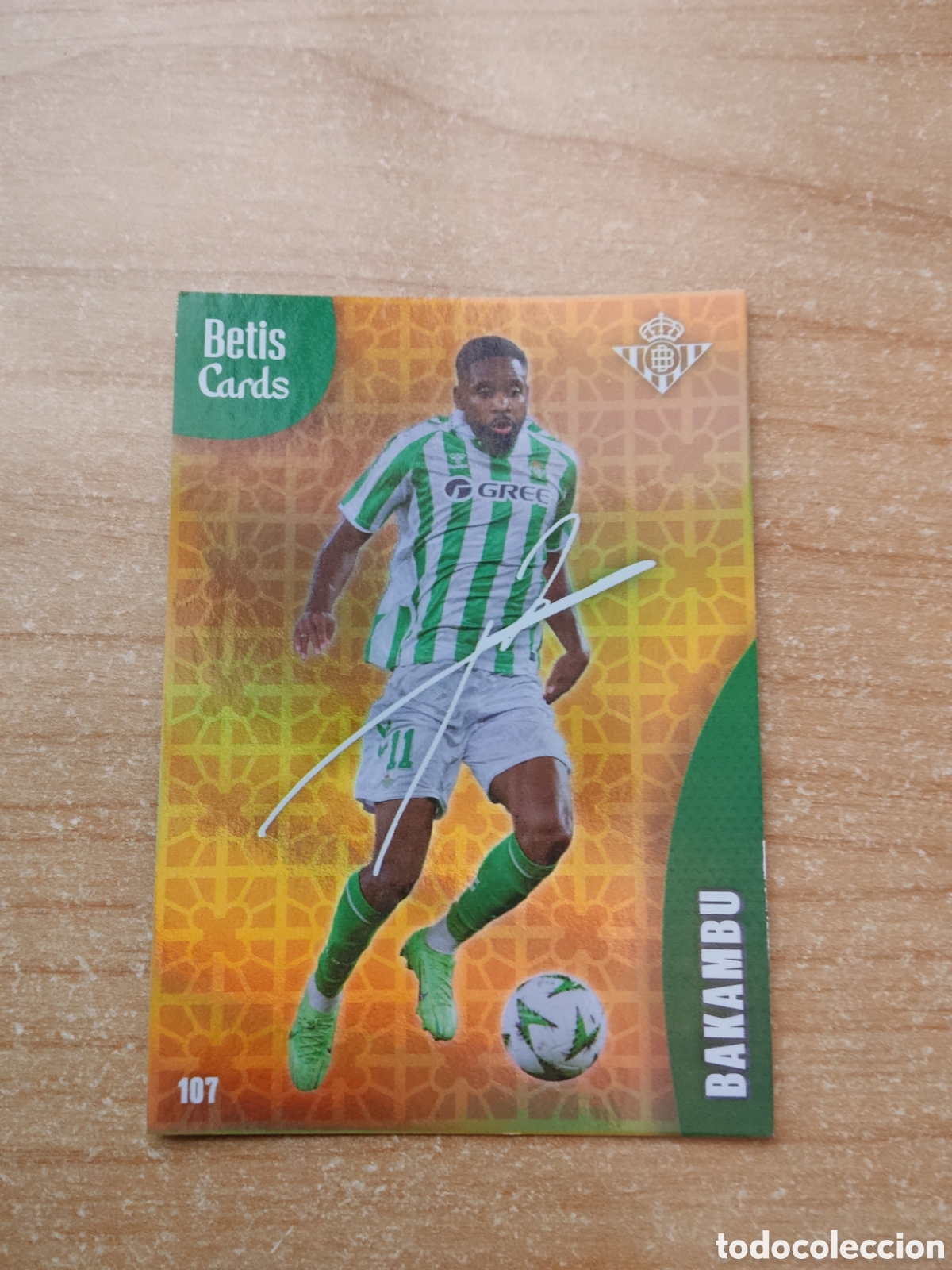 Cromos de f&uacute;tbol: 107 BAKAMBU FIRMA REAL BETIS HOLY CARDS 2024 2025
