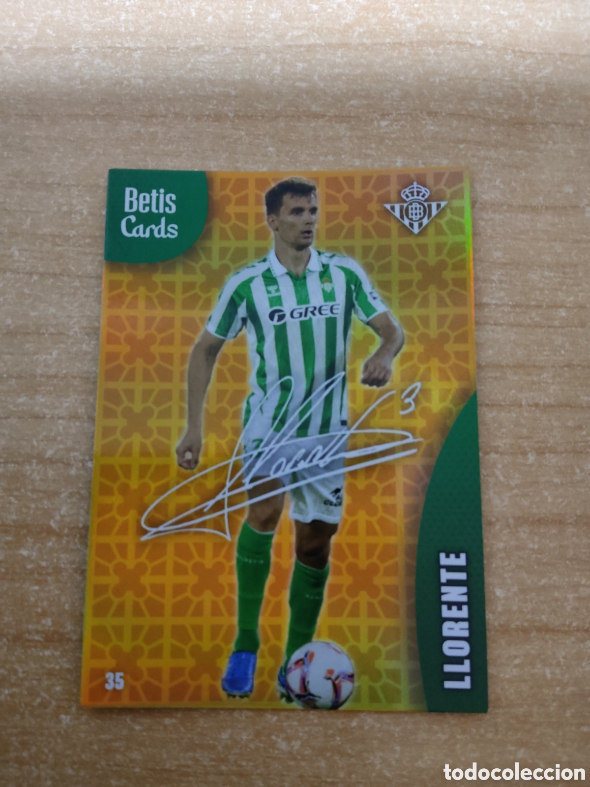 Cromos de f&uacute;tbol: 35 DIEGO LLORENTE FIRMA REAL BETIS HOLY CARDS 2024 2025