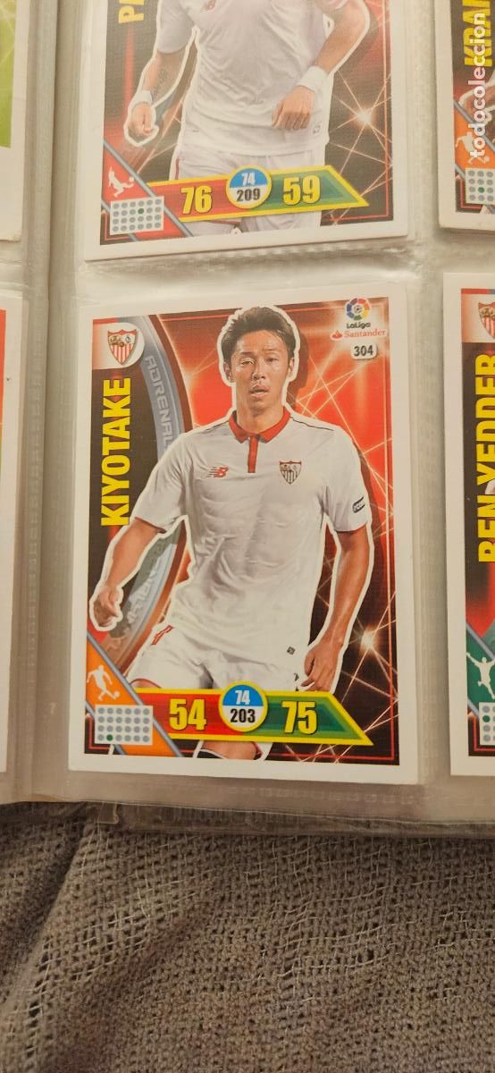 Fu&szlig;ball-Sticker: 304 Hiroshi Kiyotake Sevilla Adrenalyn 2016 2017 16 17 trading card