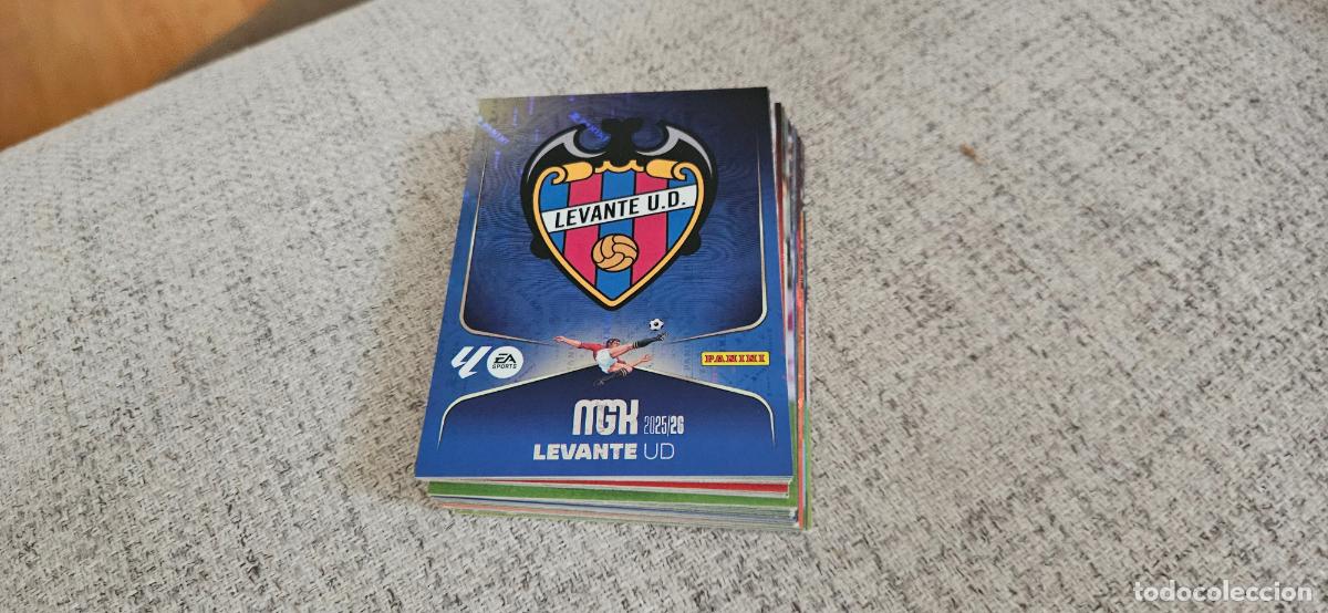 Football Stickers: Escudo - N&ordm; 199 - Levante UD - Base card - Liga 2025 2026 25 26 Megacracks Trading Card