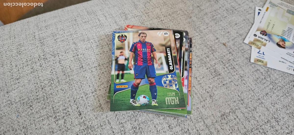 Figurine di Calcio: Olasagasti - N&ordm; 210 - Levante UD - Base card - Liga 2025 2026 25 26 Megacracks Trading Card