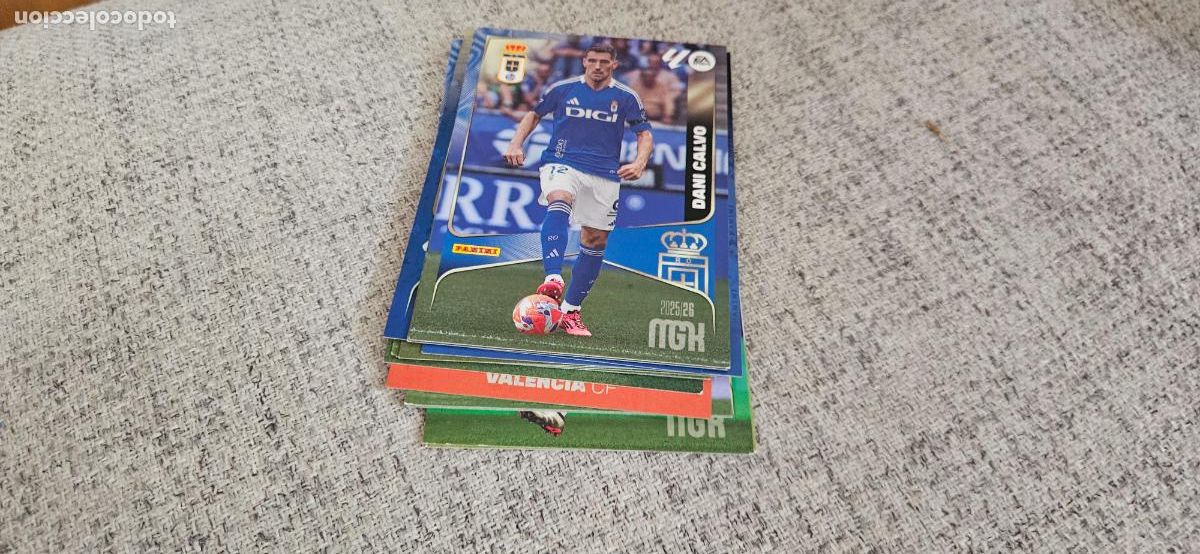 Figurine di Calcio: Dani Calvo - N&ordm; 275 - Real Oviedo - Base card - Liga 2025 2026 25 26 Megacracks Trading Card