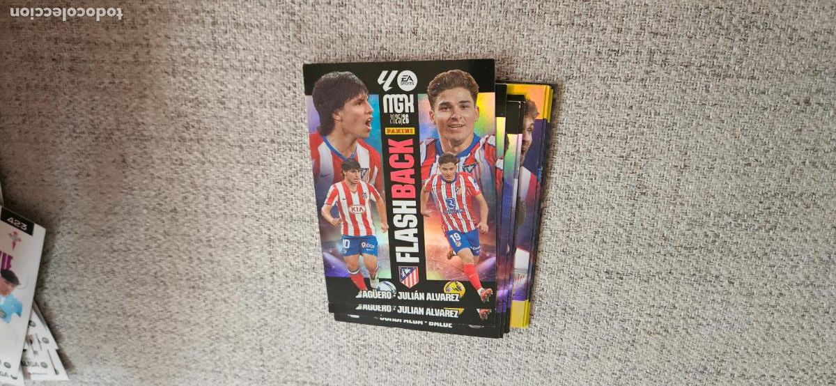 Cromos de f&uacute;tbol: Ag&uuml;ero / Juli&aacute;n &Aacute;lvarez - N&ordm; 424 - Atl&eacute;tico de Madrid - Flash Back - Liga 2025 2026 25 26 Me