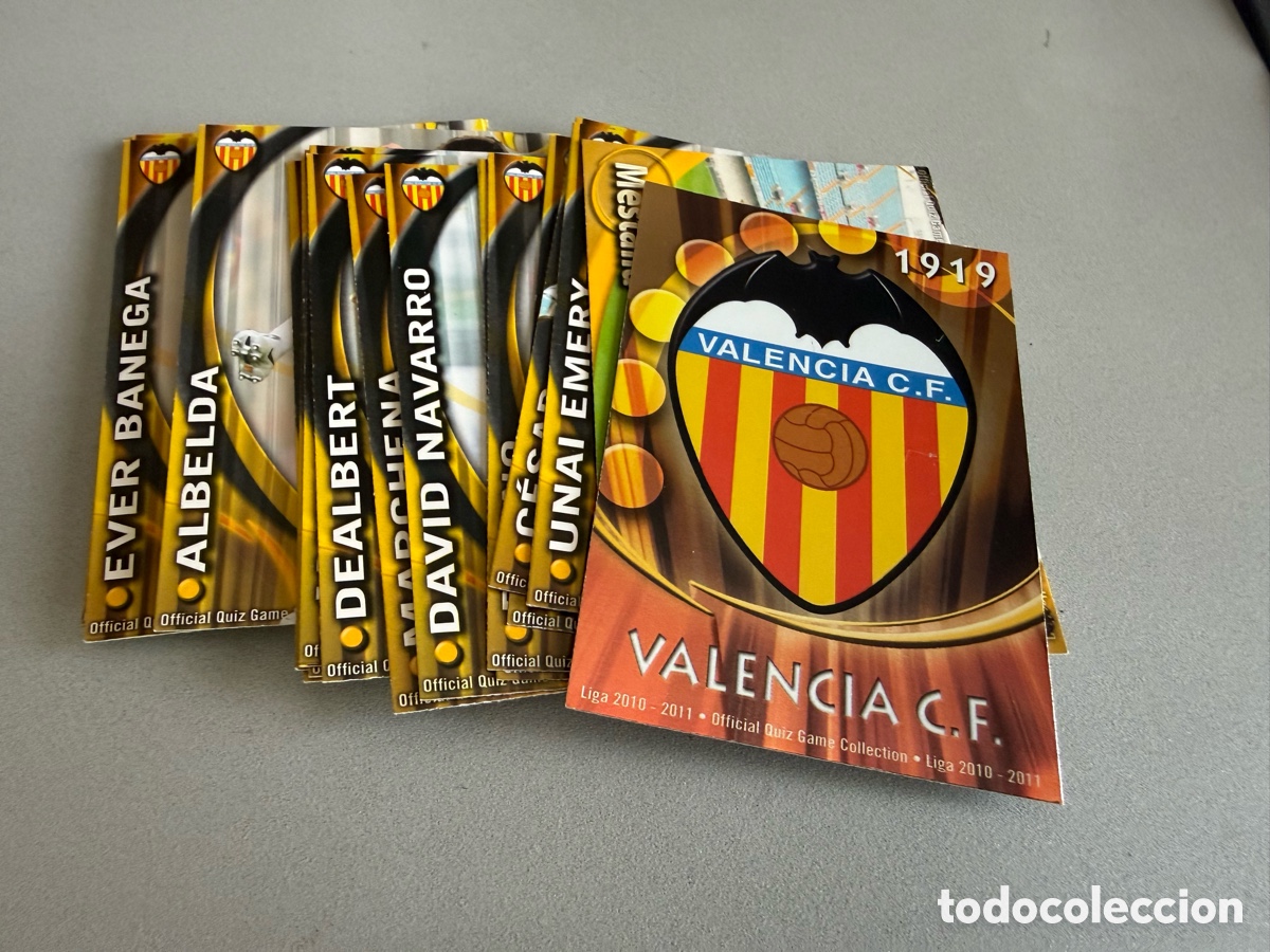 Cromos de f&uacute;tbol: MUNDICROMO 2011. VALENCIA. 21 Cromos. Escudo Brillo