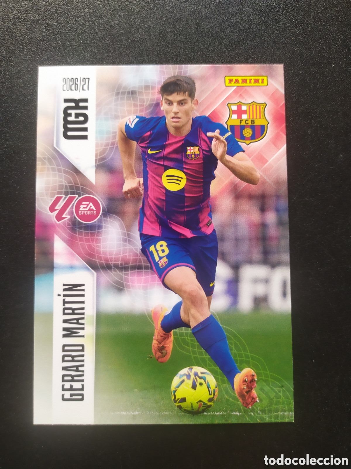 Figurine di Calcio: Megacracks 2026 2027 26 27 panini Gerard Mart&iacute;n n&deg; 77 Barcelona