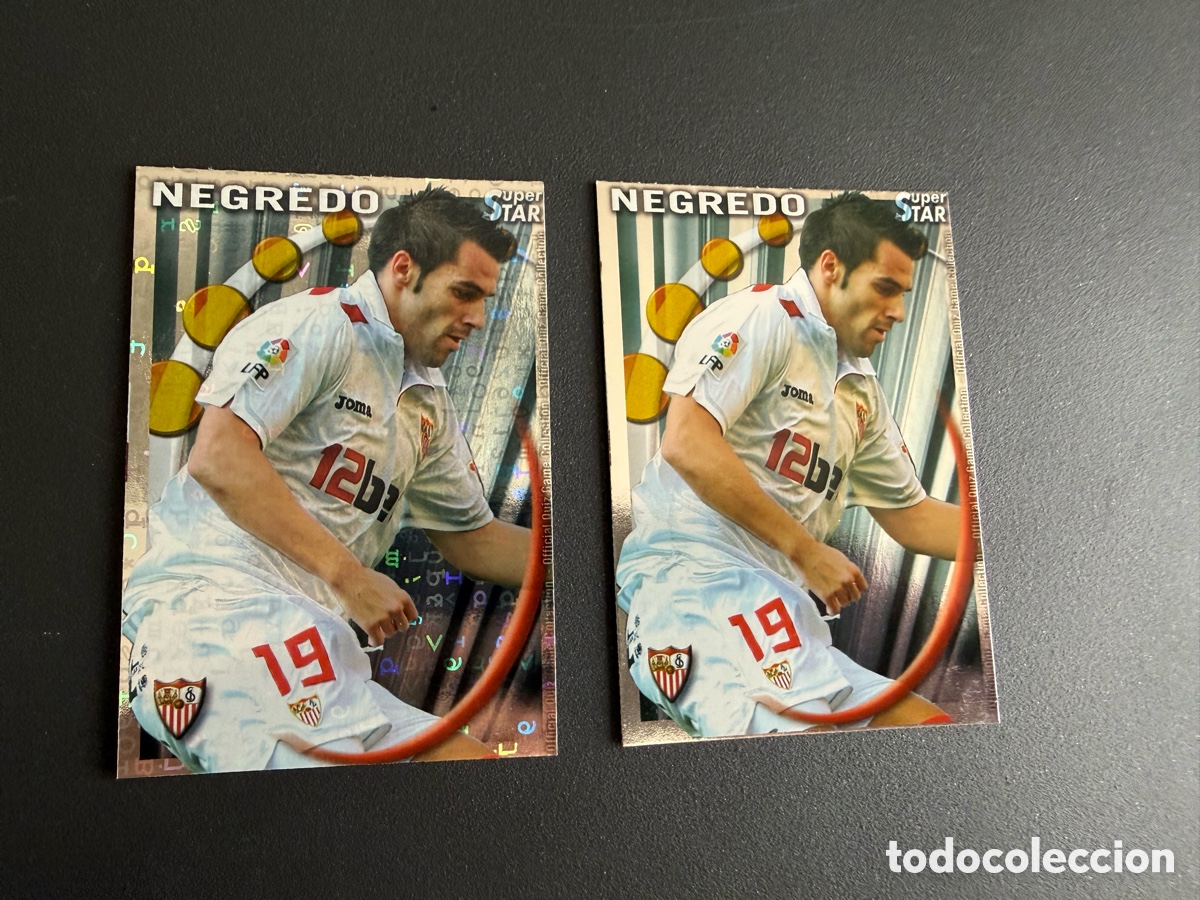 Cromos de f&uacute;tbol: MUNDICROMO 2011. 105. STAR. NEGREDO ( Sevilla ). Brillo y Letras