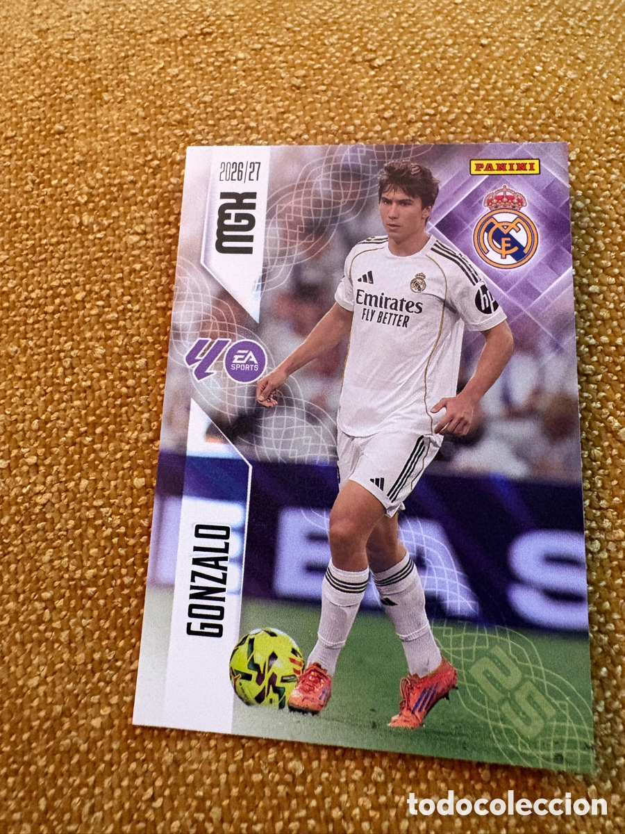 Cromos de f&uacute;tbol: Huijsen n&uacute;mero 222 del Real Madrid megacracks 26-27 2026-2027