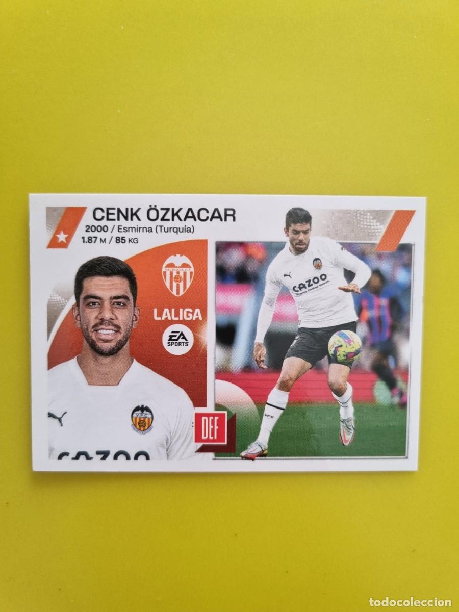 Figurine di Calcio: CROMO FTUBOL LIGA ESTE CENK &Ouml;ZKACAR VALENCIA N&ordm;9 BIS COLOCA 23 24 2023 2024 AR826