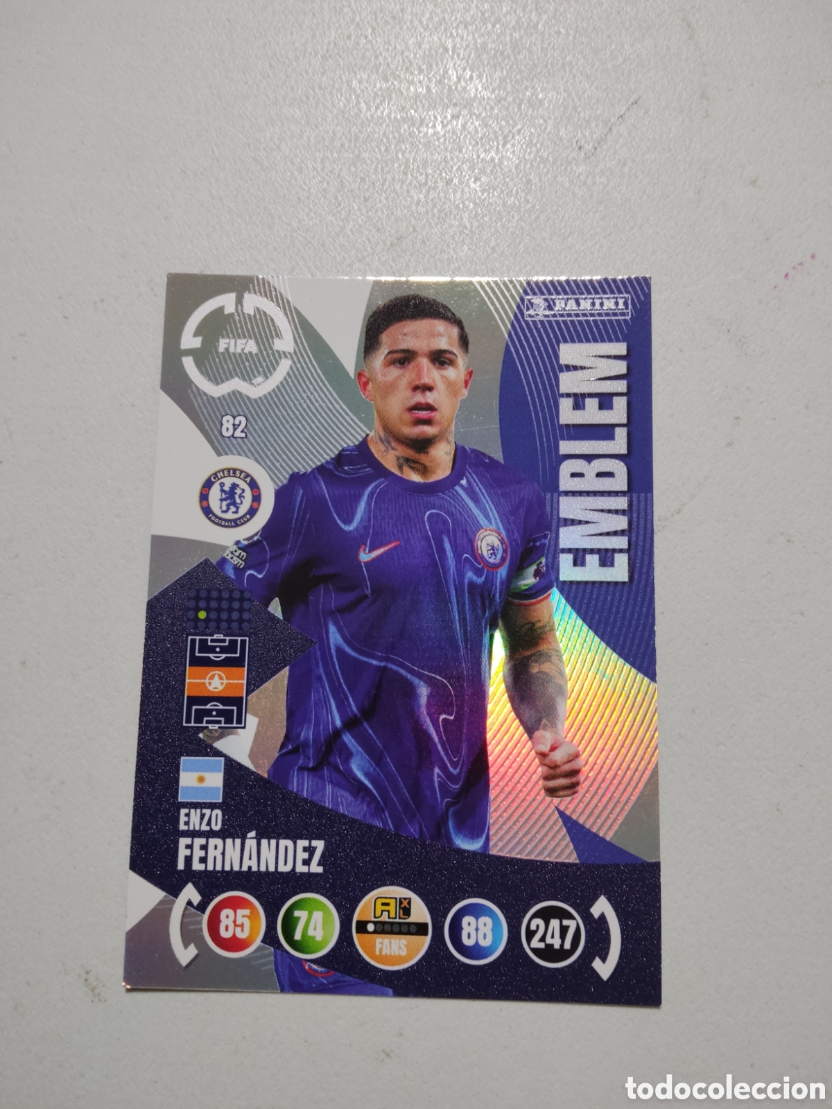 Cromos de f&uacute;tbol: 82 ENZO FERNANDEZ EMBLEM CHELSEA MUNDIAL DE CLUBES ADRENALYN 2025