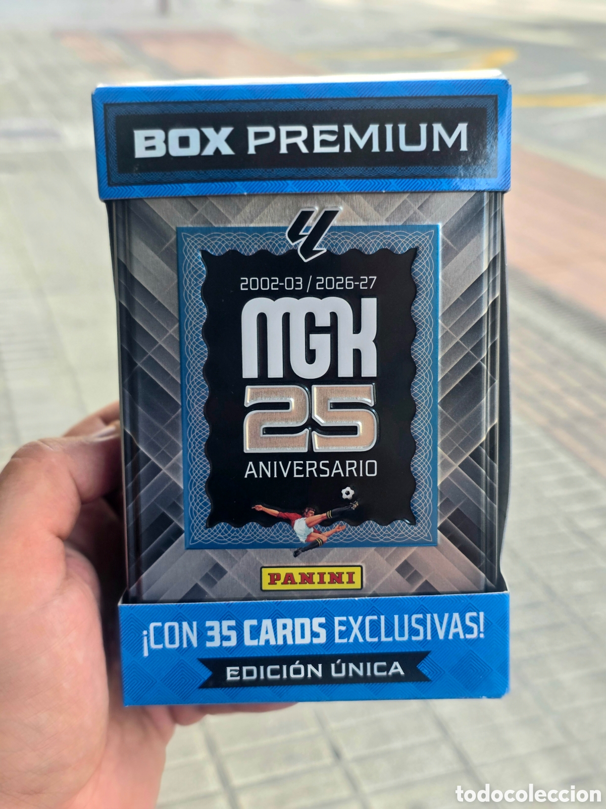 Cromos de f&uacute;tbol: Box Premium Megacracks 2026 2027 Edici&oacute;n Unica 25 Aniversario 26 27 MGK