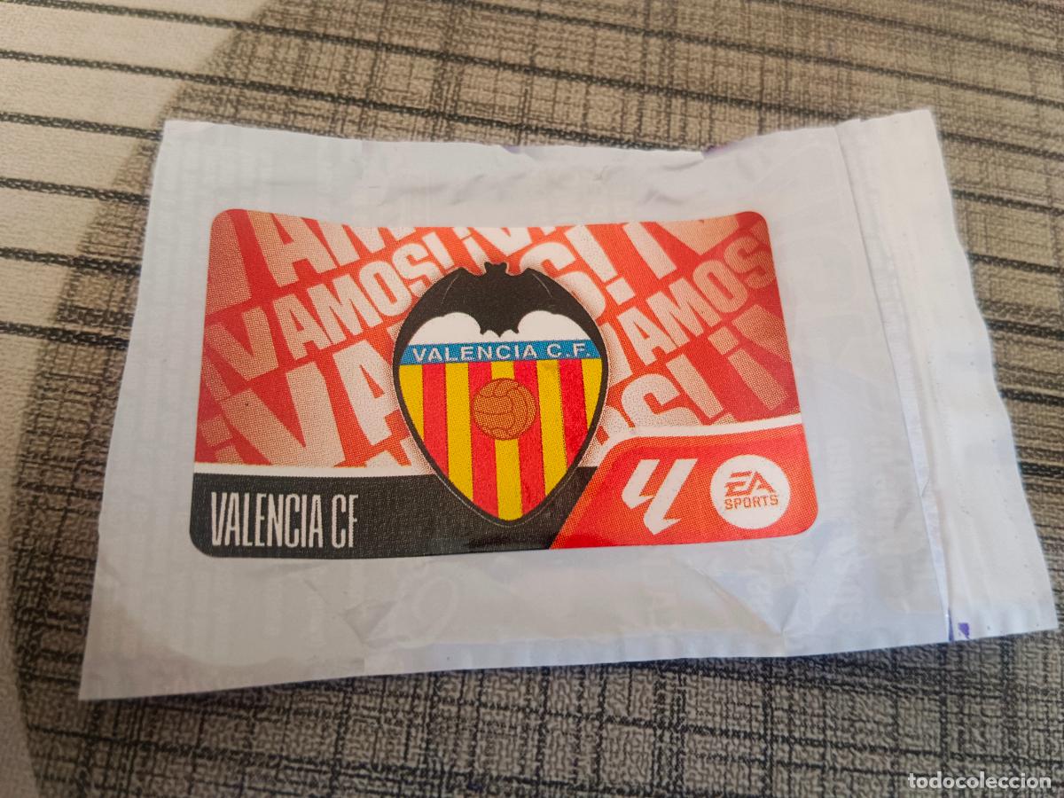 Football Stickers: TEMPORADA 2026 2027 26 27 CHICLE ESCUDO VALENCIA CHICLES ESTE