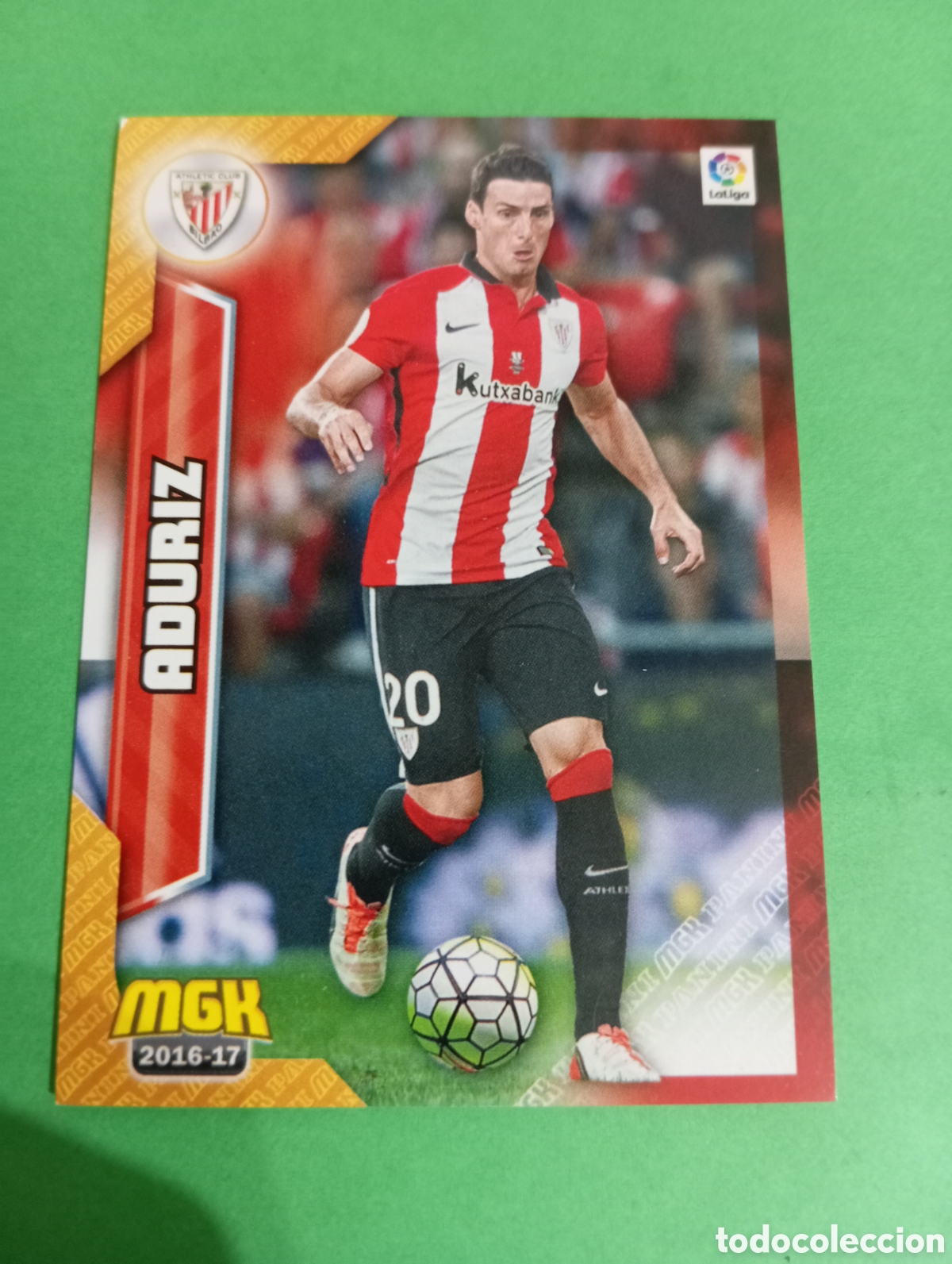 Cartes &agrave; collectionner de Football: Aduriz Athletic de Bilbao n&deg;46 / PANINI MEGACRACKS 2016/2017