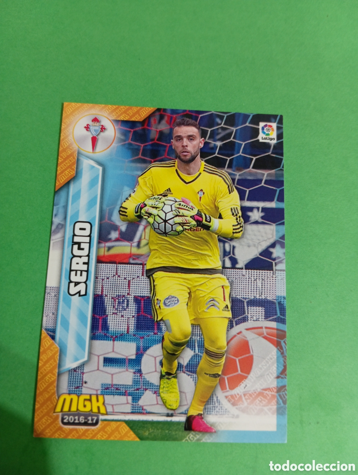 Cartes &agrave; collectionner de Football: Sergio Celta de Vigo n&deg;138 / PANINI MEGACRACKS 2016/2017